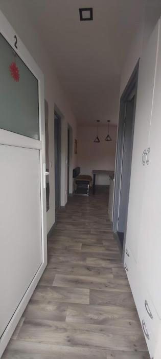 Koller Apartmanhaz Sarvar Bagian luar foto
